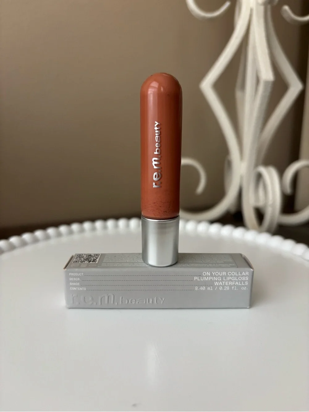 r.e.m On Your Collar Plumping Lipgloss - Waterfalls